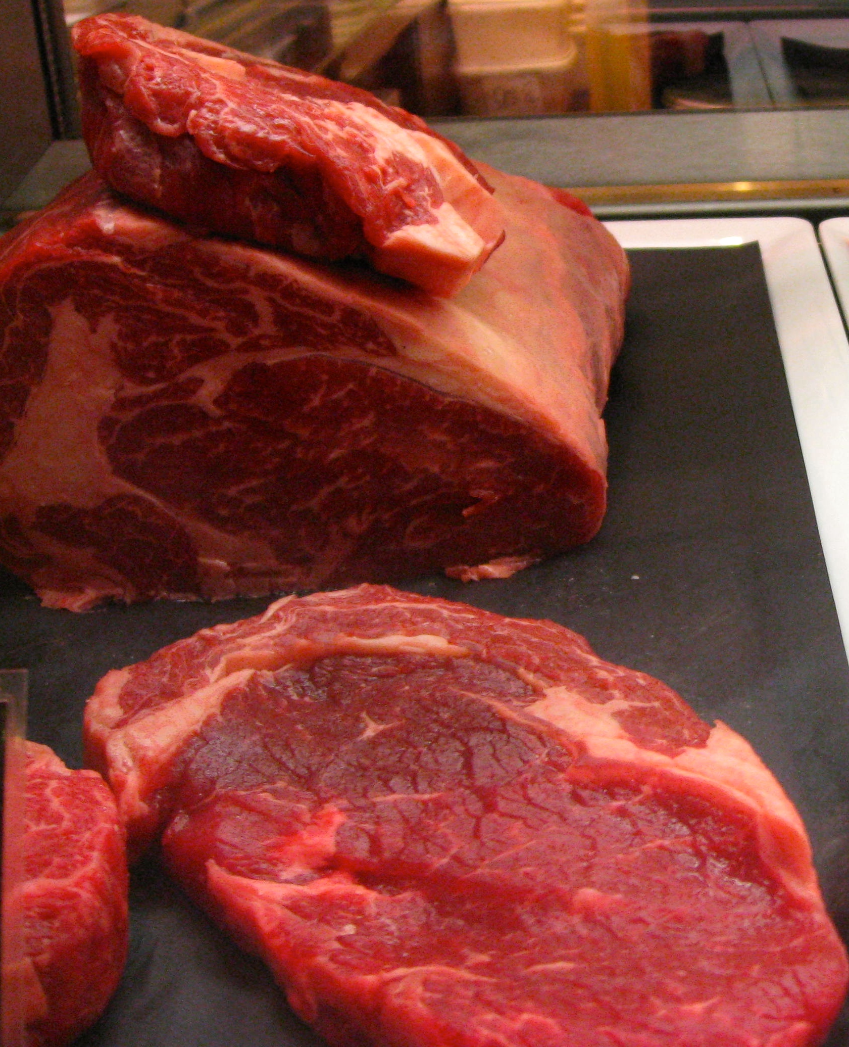 6 Ways To Recognize Top-Quality Beef at the Grocery Store, According to  Experts — Eat This Not That